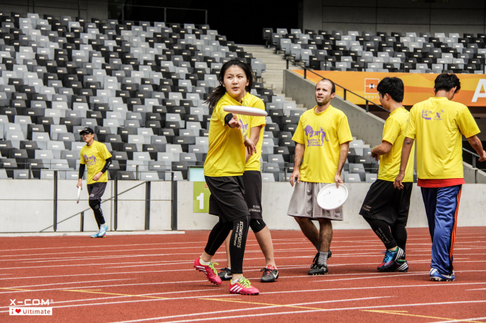 0417场地上的紧张训练